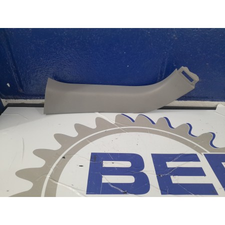 Recambio de molduras traseras para toyota rav 4 2.2 d-4d cat referencia OEM IAM 6793842030  