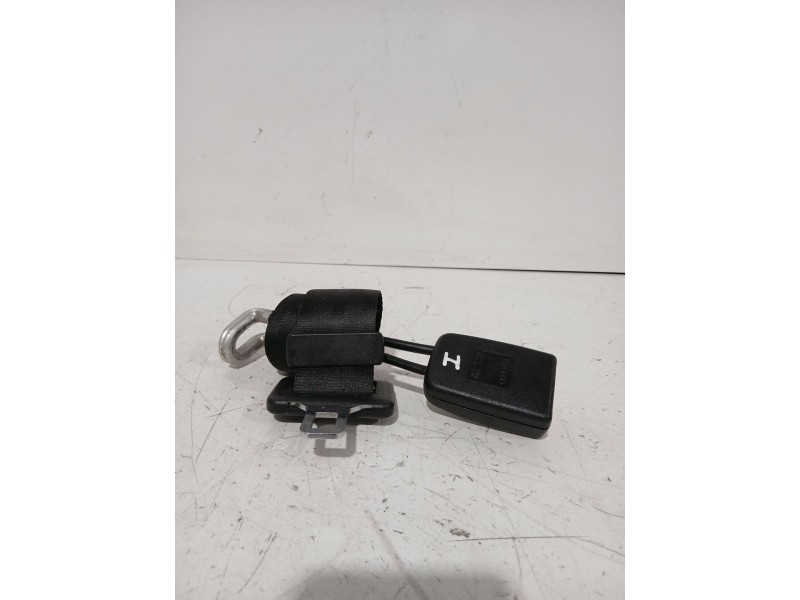 Recambio de enganche cinturon trasero izquierdo para seat ibiza ii (6k1) 1.9 sdi referencia OEM IAM 867857713B  