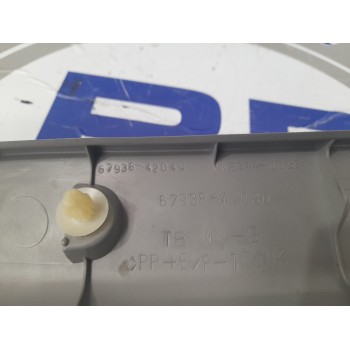 Recambio de molduras traseras para toyota rav 4 2.2 d-4d cat referencia OEM IAM 6793842030  