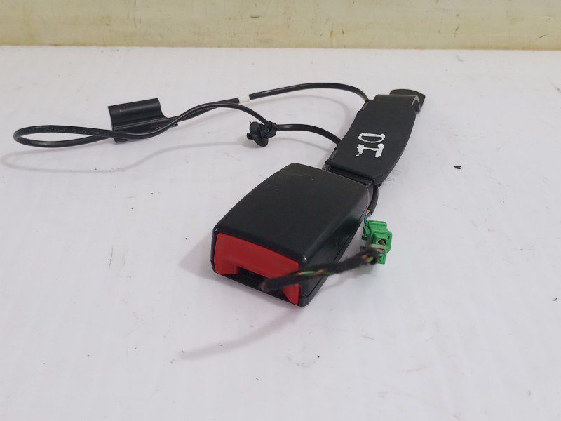Recambio de enganche cinturon delantero izquierdo para volkswagen polo (6c1) a-polo referencia OEM IAM 6R0857755D  