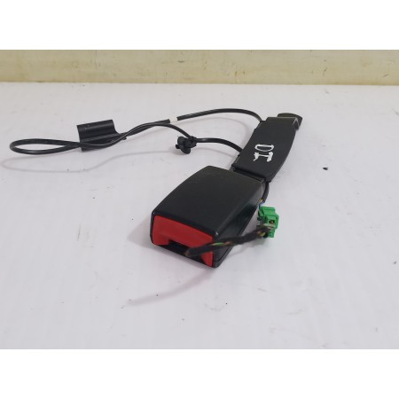 Recambio de enganche cinturon delantero izquierdo para volkswagen polo (6c1) a-polo referencia OEM IAM 6R0857755D  