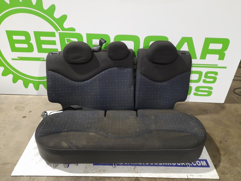 Recambio de asientos traseros para citroën c3 1.4 hdi referencia OEM IAM 9027030018  