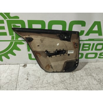 Recambio de guarnecido puerta trasera derecha para opel astra h berlina essentia referencia OEM IAM 13153918  