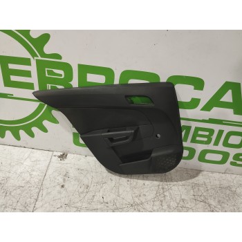 GUARNECIDO PUERTA TRASERA IZQUIERDA 13153917 
