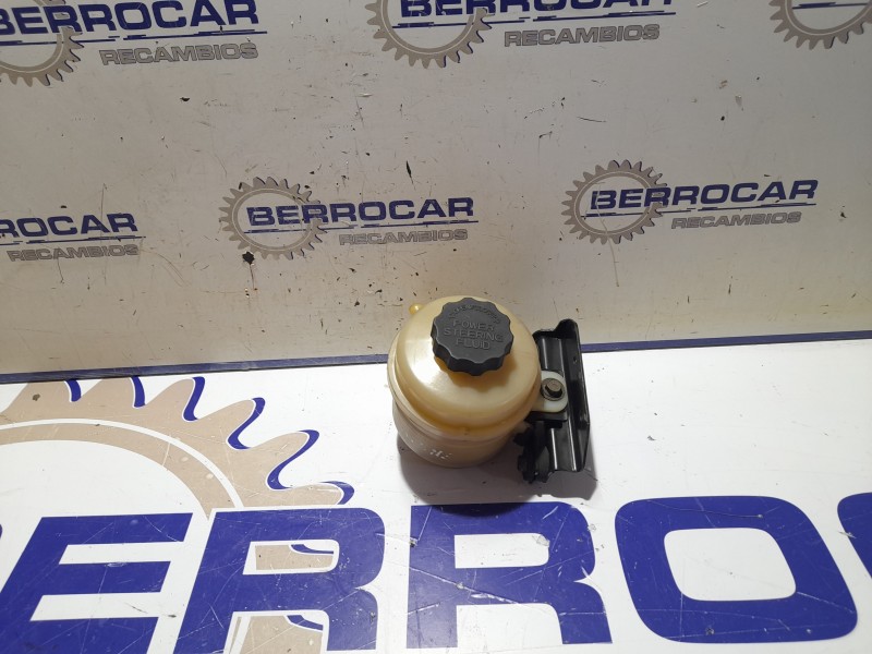 Recambio de bote liquido direccion para kia carens 2.0 turbodiesel cat referencia OEM IAM 0K2KB-3269XA  