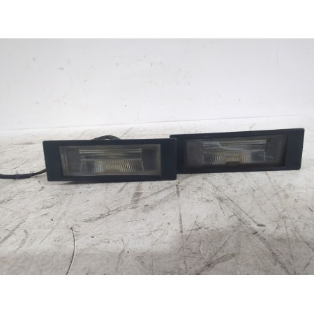 Recambio de piloto matricula para bmw 1 (e87) 120 d referencia OEM IAM 0461385  