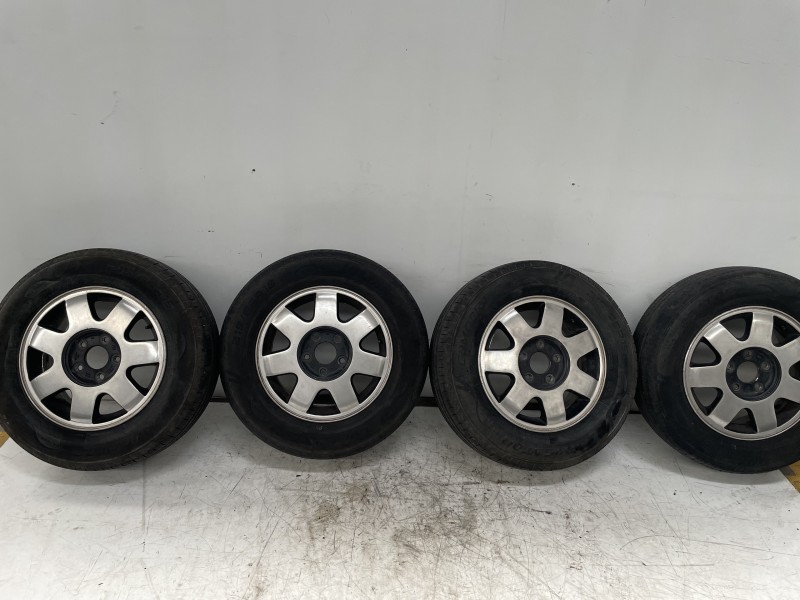 Recambio de juego llantas para kia carnival ii 2.9 crdi lx referencia OEM IAM K9965656050  