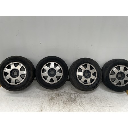 Recambio de juego llantas para kia carnival ii 2.9 crdi lx referencia OEM IAM K9965656050  