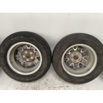 Recambio de juego llantas para kia carnival ii 2.9 crdi lx referencia OEM IAM K9965656050  