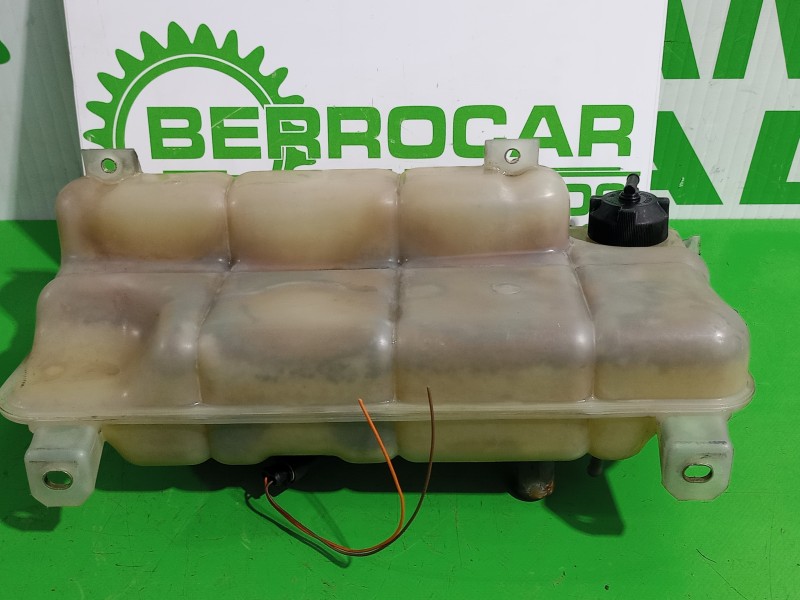 Recambio de deposito para iveco daily caja cerrada (1999 =>) 2.8 diesel cat referencia OEM IAM 504038776  