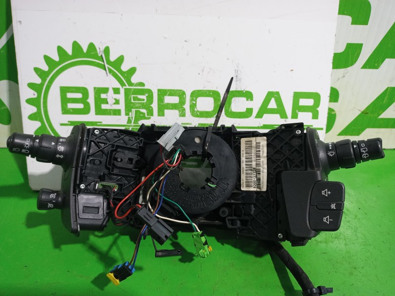 Recambio de mando multifuncion para renault scenic ii grand emotion referencia OEM IAM 8200127728  
