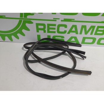 Recambio de goma contorno para citroën c3 1.4 hdi referencia OEM IAM 9023WV/9023WW  