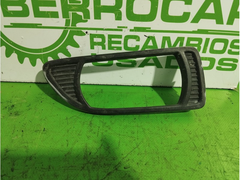 Recambio de moldura para kia carnival 2.9 crdi cat referencia OEM IAM 865134D010  