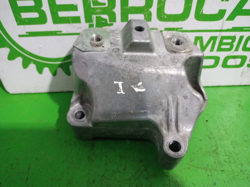 Recambio de soporte motor para seat altea (5p1) style copa referencia OEM IAM 1K0199117  
