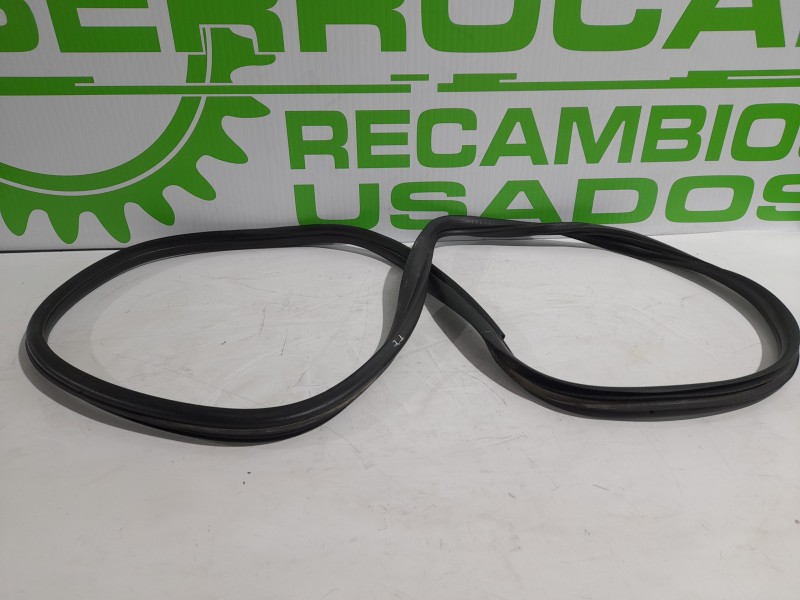 Recambio de goma contorno para citroën c3 1.4 hdi referencia OEM IAM 9023LN  
