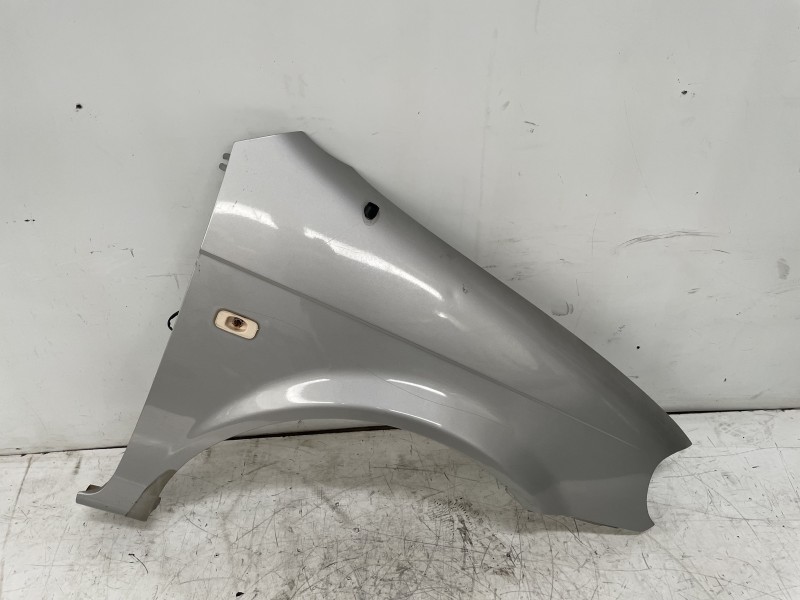 Recambio de aleta delantera derecha para kia carnival ii 2.9 crdi lx referencia OEM IAM K55A52111  