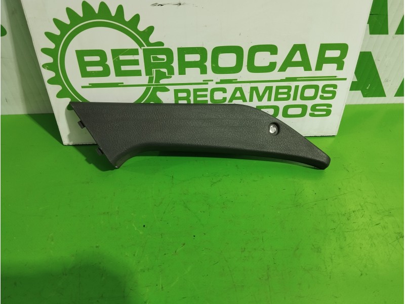 Recambio de molduras delanteras para iveco daily caja cerrada (1999 =>) 2.8 diesel cat referencia OEM IAM 500316829  
