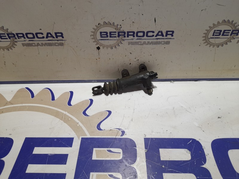 Recambio de bombin embrague para kia carens 2.0 turbodiesel cat referencia OEM IAM 417102Y000  