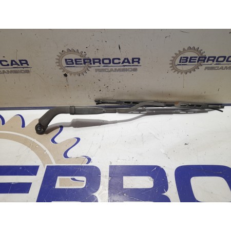 Recambio de brazo limpia trasero para kia carens 2.0 turbodiesel cat referencia OEM IAM 0K2C067330  