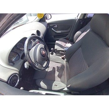 seat ibiza (6l1) del año 2003