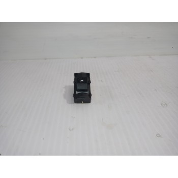 MANDO ELEVALUNAS TRASERO DERECHO 93581AT000 