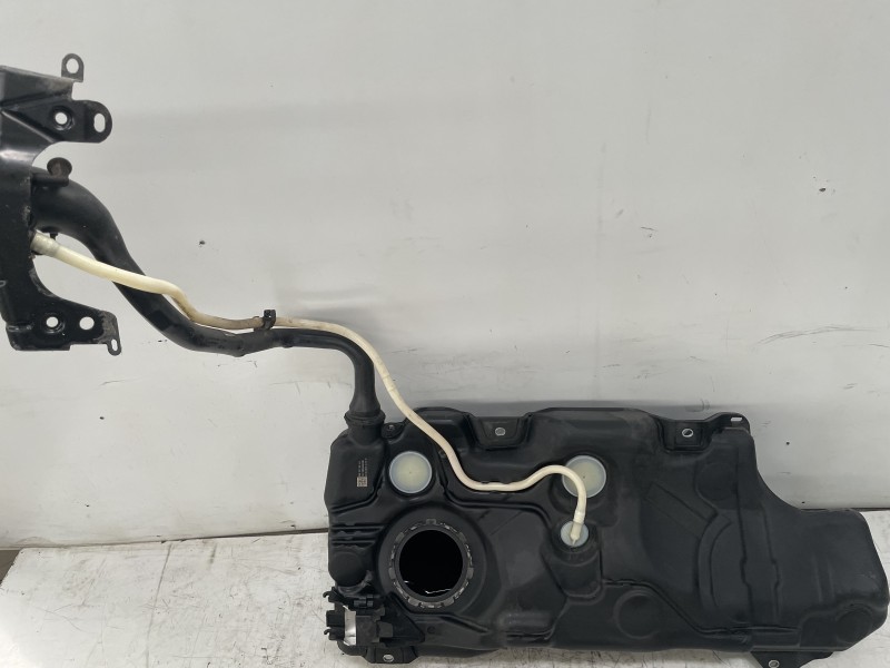 Recambio de deposito combustible para volkswagen golf vii lim. (5g1) comfortline bluemotion referencia OEM IAM 5Q020101  
