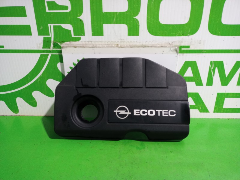 Recambio de cubierta motor para opel astra h berlina elegance referencia OEM IAM 55355218 / 330188061  