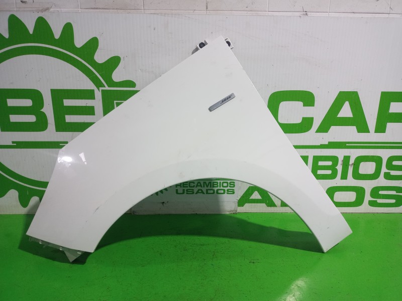 Recambio de aleta delantera izquierda para renault scenic iii xmod bose referencia OEM IAM 631017581R  