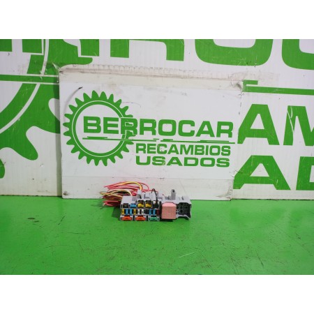 Recambio de caja reles / fusibles para renault megane ii coupe/cabrio confort authentique referencia OEM IAM 8200418790  
