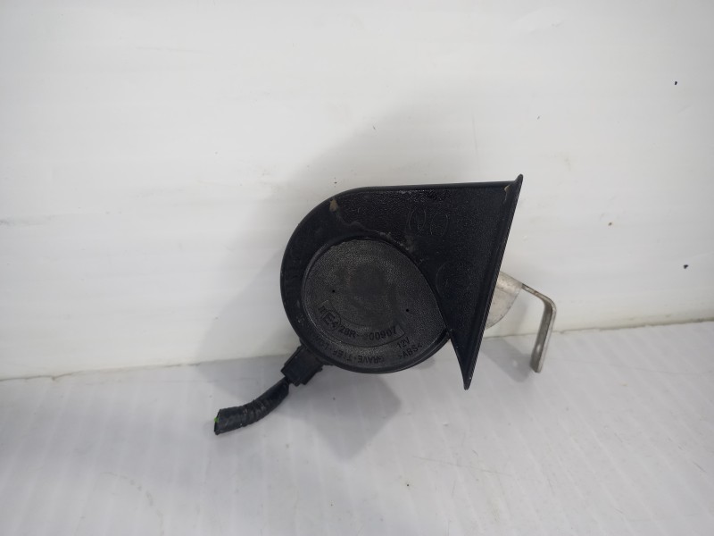 Recambio de claxon para kia sportage (nq5) drive referencia OEM IAM 28R-000907  
