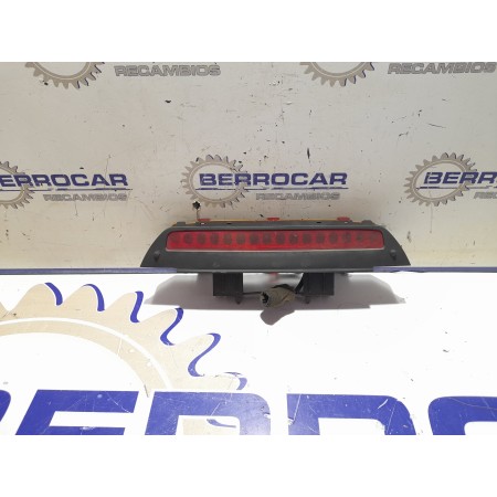 Recambio de luz central de freno para kia carens 2.0 turbodiesel cat referencia OEM IAM 0K2FB-5158044  