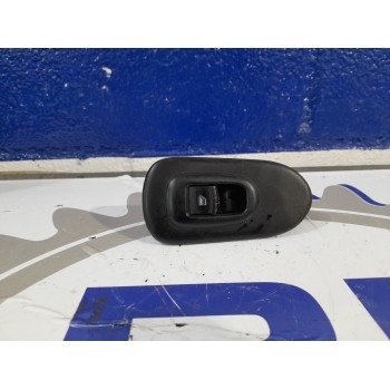 MANDO ELEVALUNAS DELANTERO DERECHO 1M0867164 