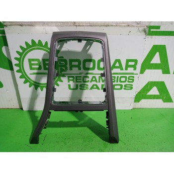 Recambio de moldura para opel astra h berlina elegance referencia OEM IAM 331985437  