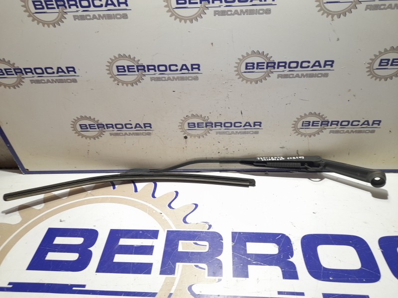 Recambio de brazo limpia delantero izquierdo para kia carens 2.0 turbodiesel cat referencia OEM IAM 0K2FA-67321  