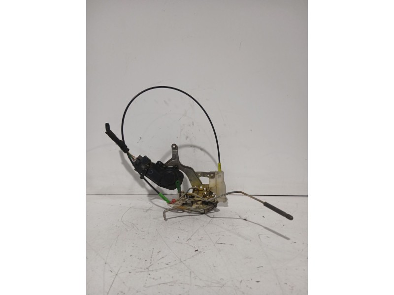 Recambio de cerradura puerta delantera izquierda para peugeot 107 (pm_, pn_) 1.4 hdi referencia OEM IAM 9135S2  