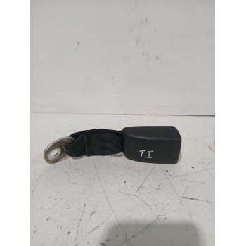 Recambio de enganche cinturon trasero izquierdo para peugeot 107 (pm_, pn_) 1.4 hdi referencia OEM IAM E034501  