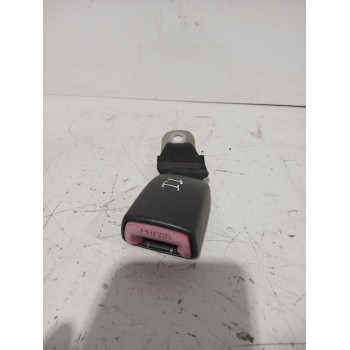 Recambio de enganche cinturon trasero izquierdo para peugeot 107 (pm_, pn_) 1.4 hdi referencia OEM IAM E034501  