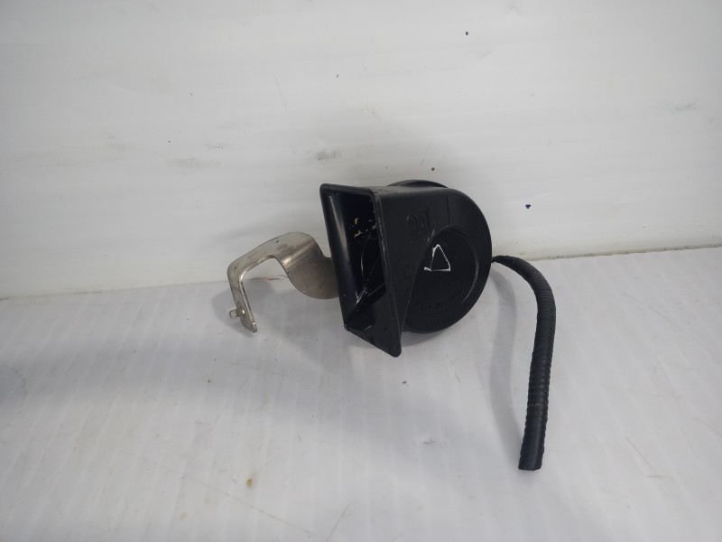 Recambio de claxon para kia sportage (nq5) drive referencia OEM IAM 28R-000907  