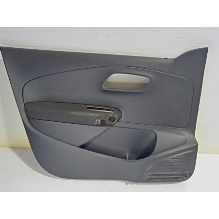 Recambio de guarnecido puerta delantera izquierda para volkswagen polo (6c1) a-polo referencia OEM IAM 6R4867011  