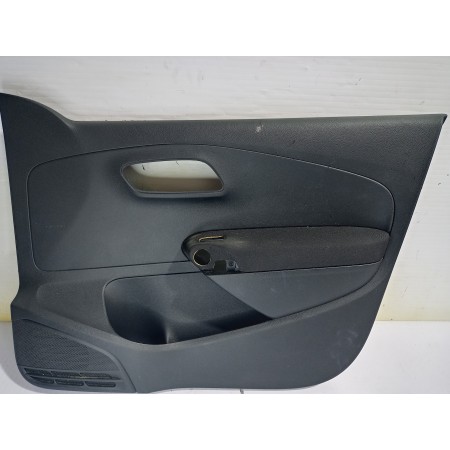 Recambio de guarnecido puerta delantera derecha para volkswagen polo (6c1) a-polo referencia OEM IAM 6R4867012  