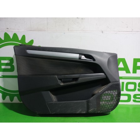 Recambio de guarnecido puerta delantera izquierda para opel astra h berlina elegance referencia OEM IAM 13153881  