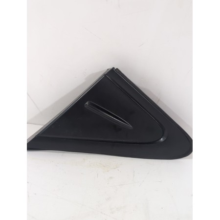 Recambio de molduras para toyota corolla station wagon (_e21_) 1.8 hybrid (zwe211) referencia OEM IAM 6011802230  