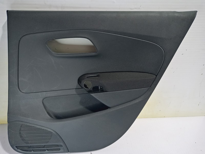 Recambio de guarnecido puerta trasera derecha para volkswagen polo (6c1) a-polo referencia OEM IAM 6R6867212  