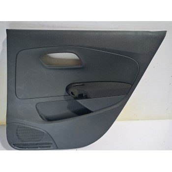 Recambio de guarnecido puerta trasera derecha para volkswagen polo (6c1) a-polo referencia OEM IAM 6R6867212  