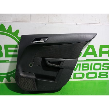 Recambio de guarnecido puerta trasera derecha para opel astra h berlina elegance referencia OEM IAM 13153918  