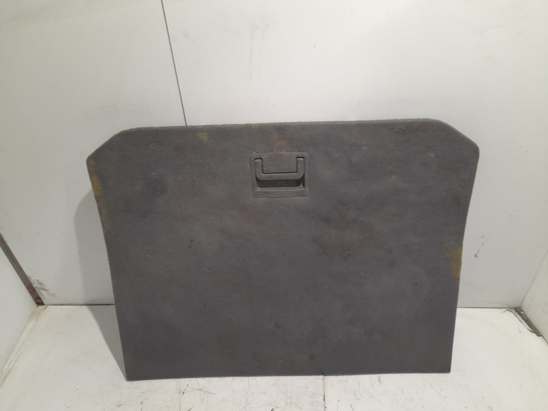 Recambio de suelo maletero para kia carens 2.0 turbodiesel cat referencia OEM IAM 85715A4500  