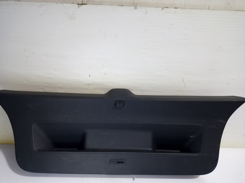 Recambio de guarnecido porton trasero para volkswagen polo (6c1) a-polo referencia OEM IAM 6R6867601A  