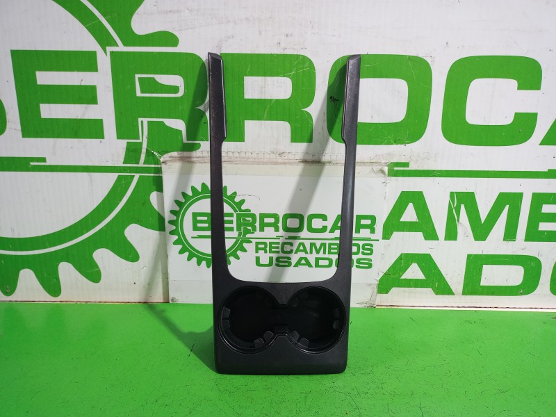 Recambio de posavasos para kia sorento i (jc) 2.5 crdi referencia OEM IAM 846663E500  