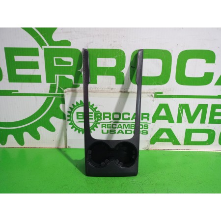 Recambio de posavasos para kia sorento i (jc) 2.5 crdi referencia OEM IAM 846663E500  