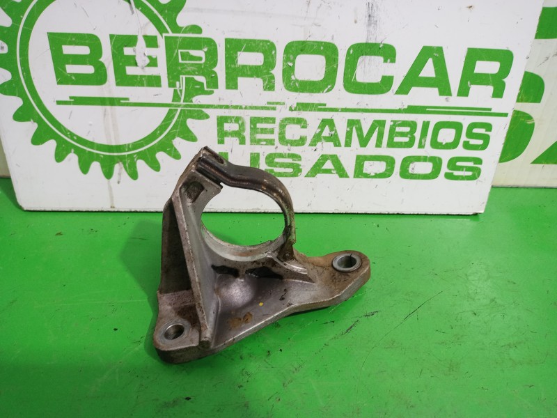 Recambio de soporte para renault scenic ii grand emotion referencia OEM IAM 8200371715  